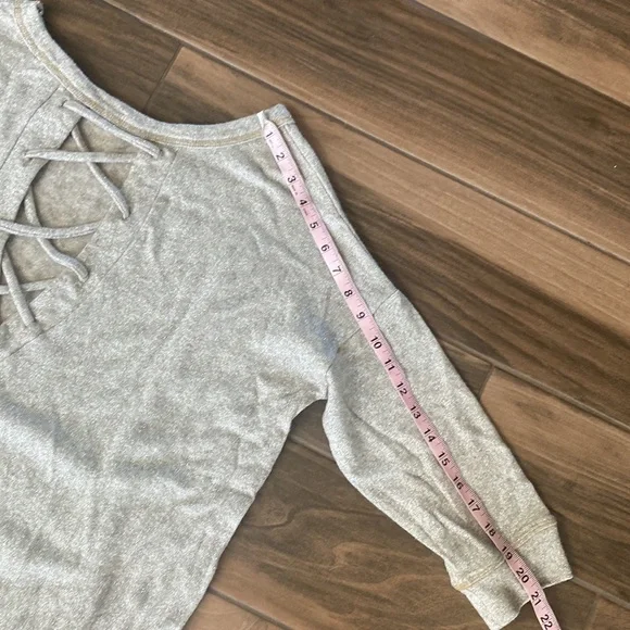 Cherish metallic lace back oversized sweater - Picture 8 of 9